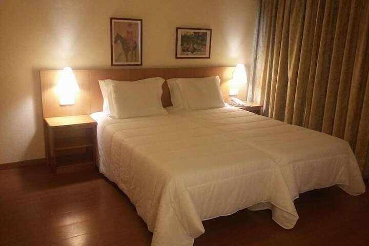 Room 8 of 62