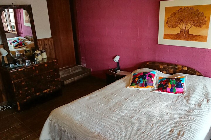 Room 9 of 34