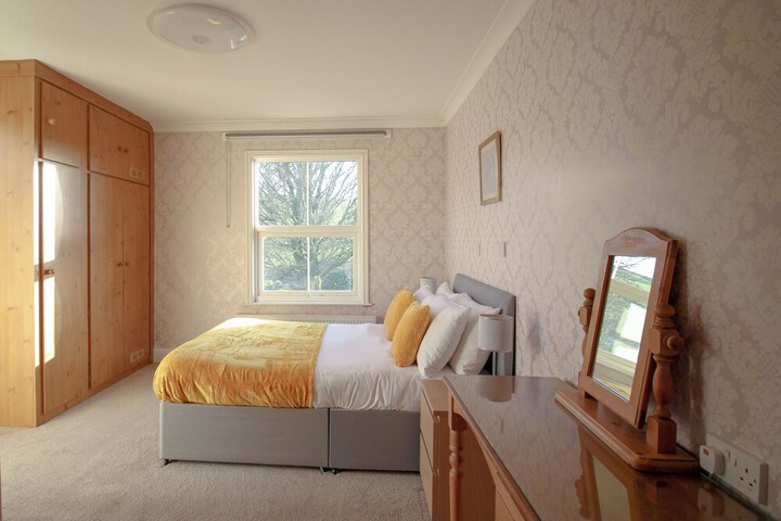 Room 11 of 42