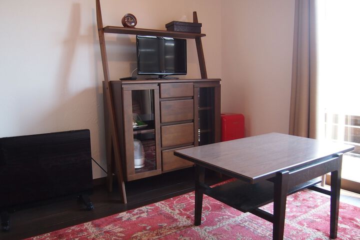 Room 10 of 31