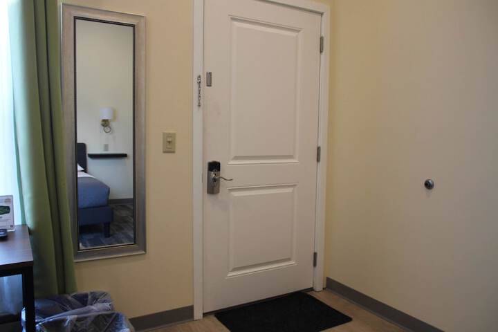 Room 3 of 18
