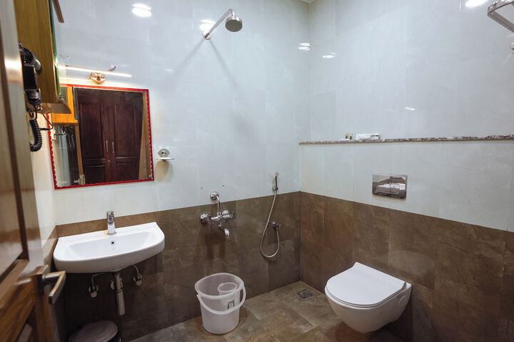 Room 19 of 35