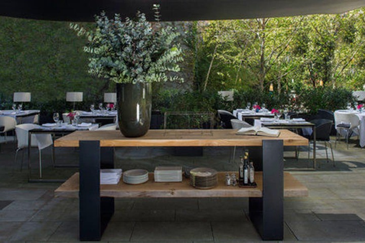 Dining 122 of 128