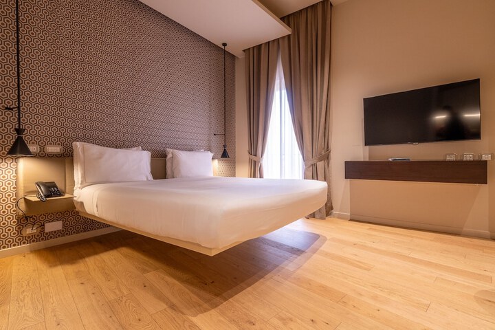 Room 7 of 31
