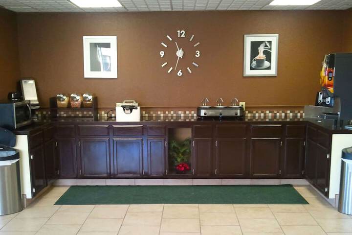 Breakfast/Coffee Service 22 of 33