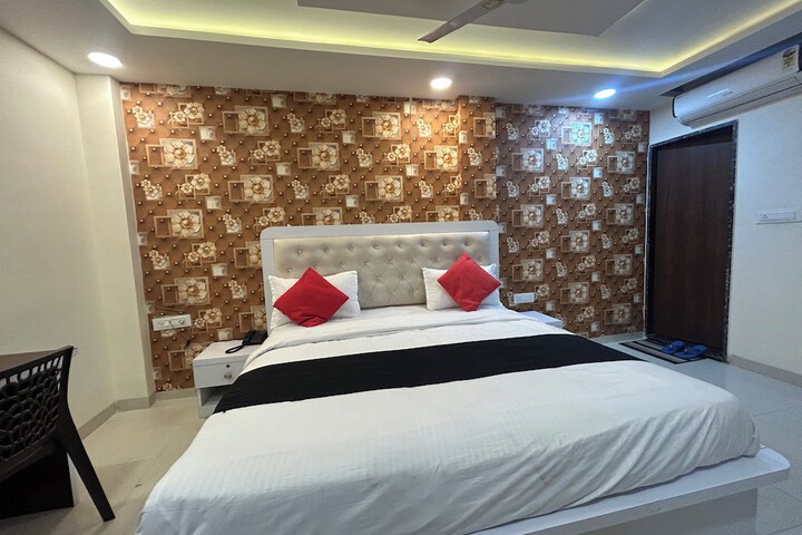 Room 4 of 6