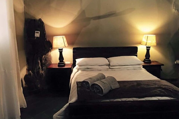 Room 12 of 26