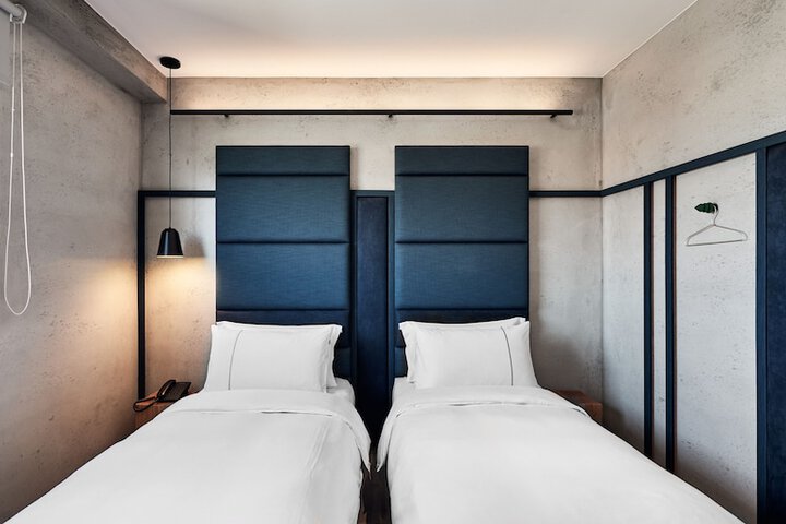 Room 34 of 57