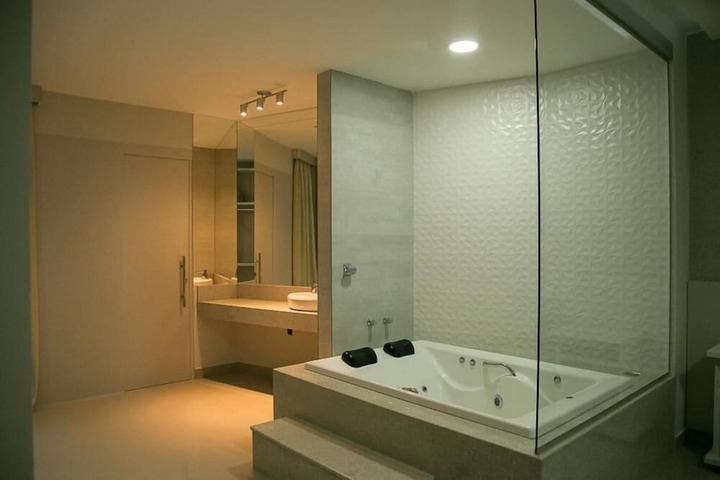 Room 27 of 53