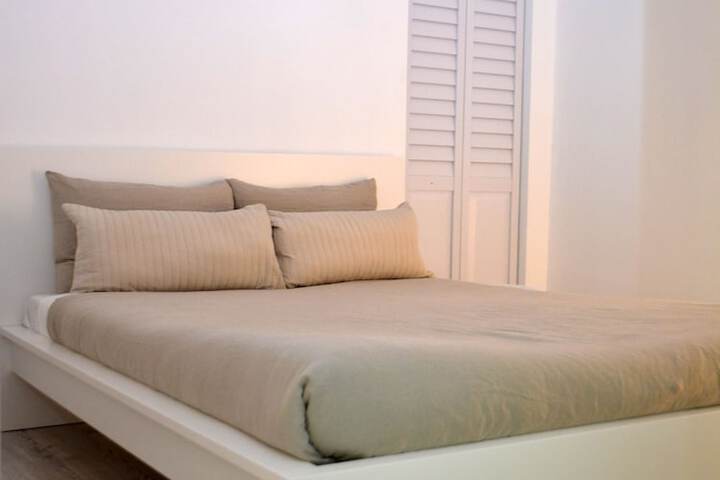 Room 2 of 64