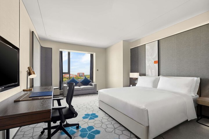 Room 17 of 51
