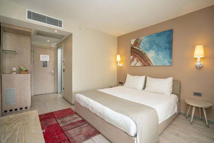 Room 27 of 88