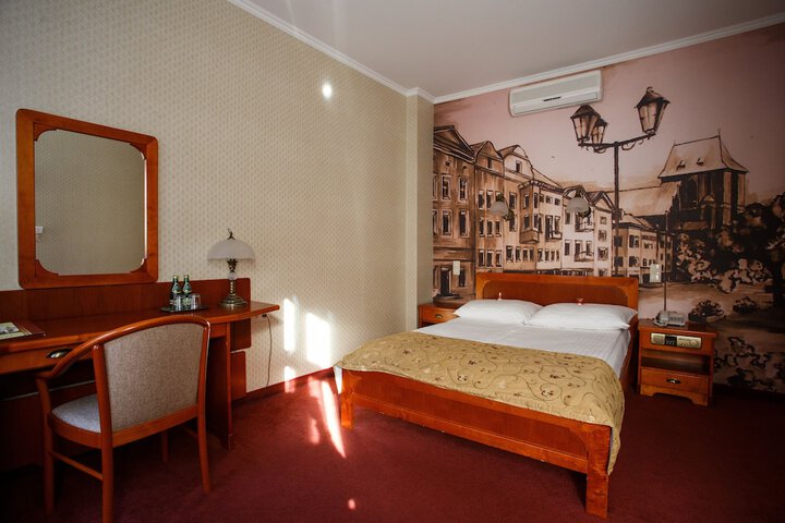 Room 13 of 39