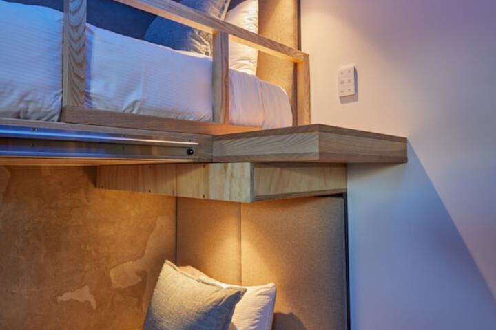 Room 8 of 48