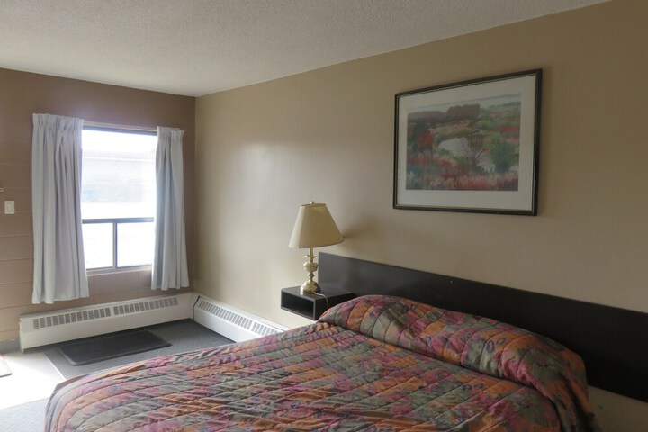 Room 3 of 36