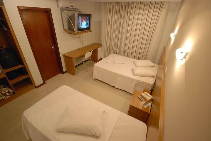 Room 16 of 50