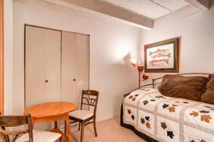 Room 182 of 434