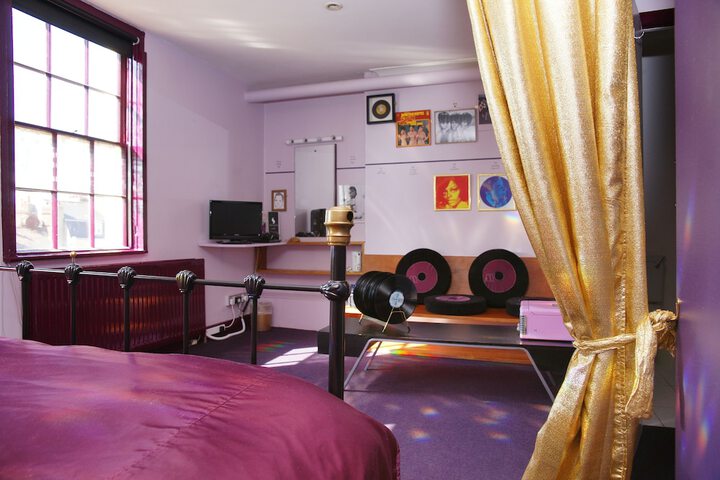 Room 13 of 272