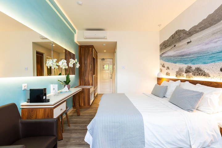 Room 32 of 171