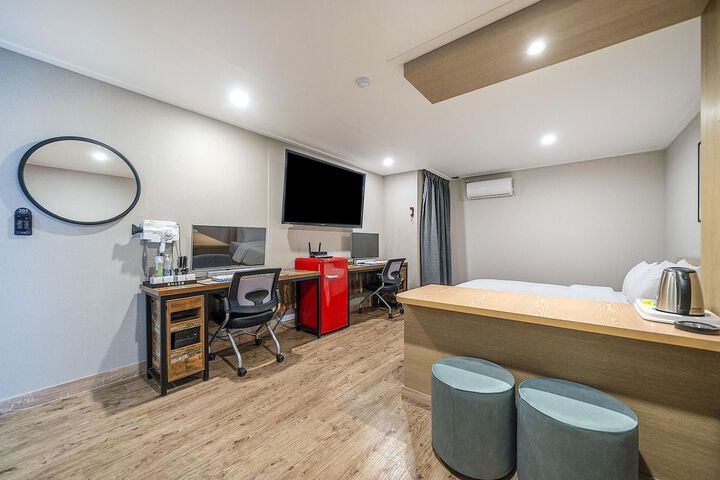 Room 92 of 105