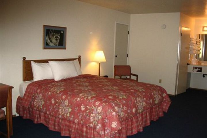 Room 4 of 13