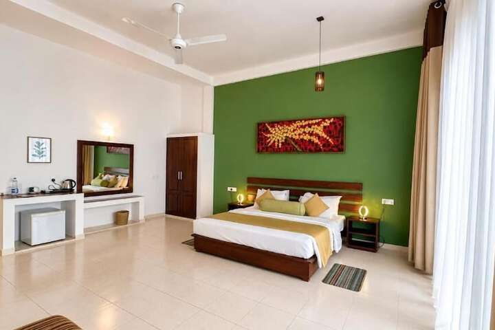 Room 4 of 34