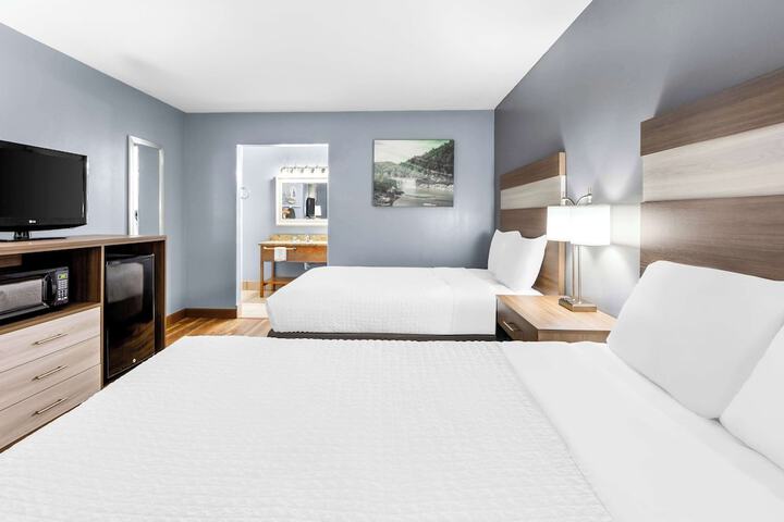 2 Double Beds (6 of 7)