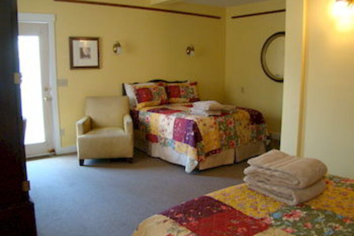 Room 6 of 19