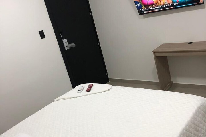 Room 13 of 25