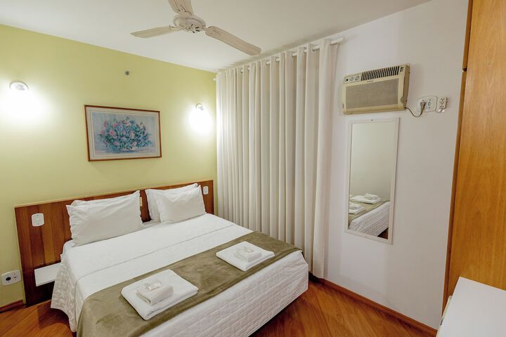 Room 4 of 119