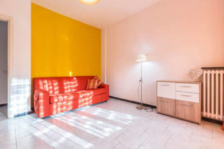 Room 8 of 18