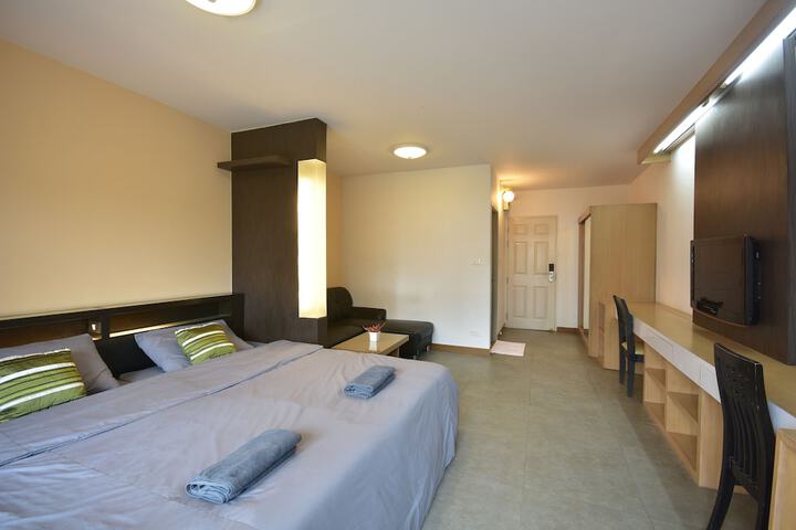 Room 6 of 24