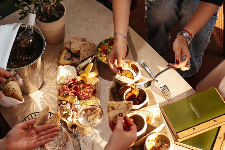 Dining 92 of 136