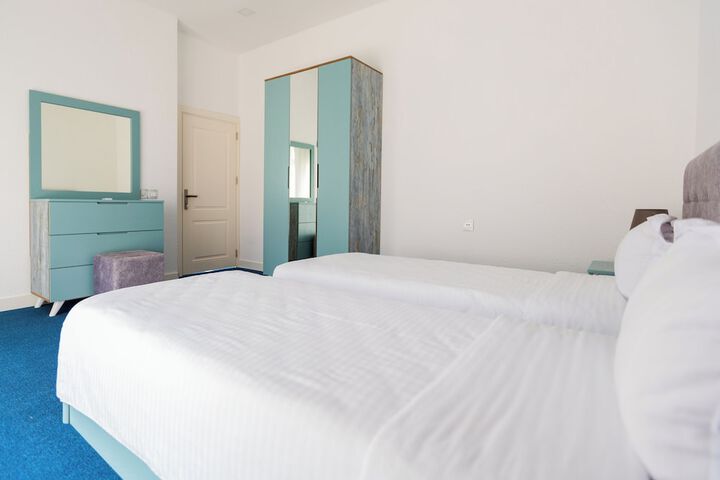 Room 15 of 42