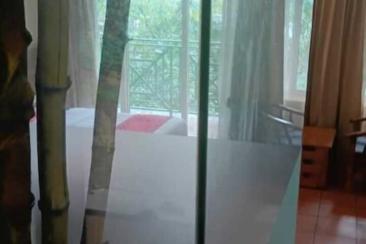Room 33 of 63
