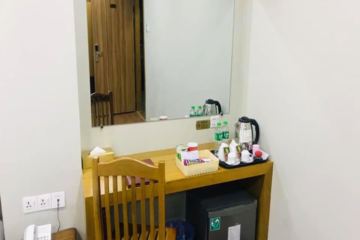 Room 2 of 34