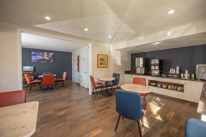 Breakfast area
