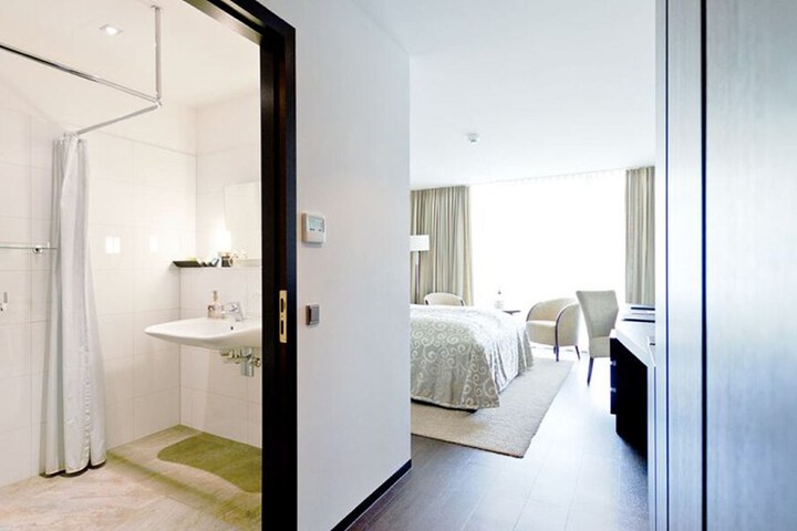 Room 19 of 42