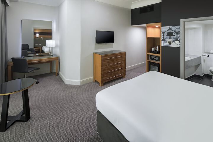 Room 22 of 103