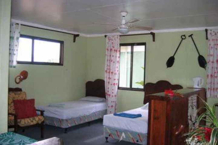 Room 5 of 12