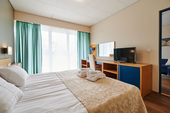 Room 16 of 84