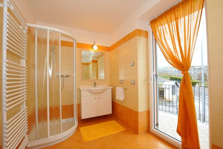 Room 16 of 23