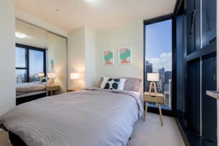 Room 5 of 10