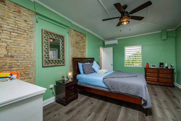 Room 26 of 171