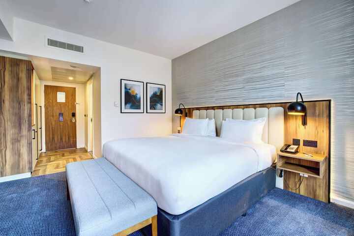 Room 48 of 192