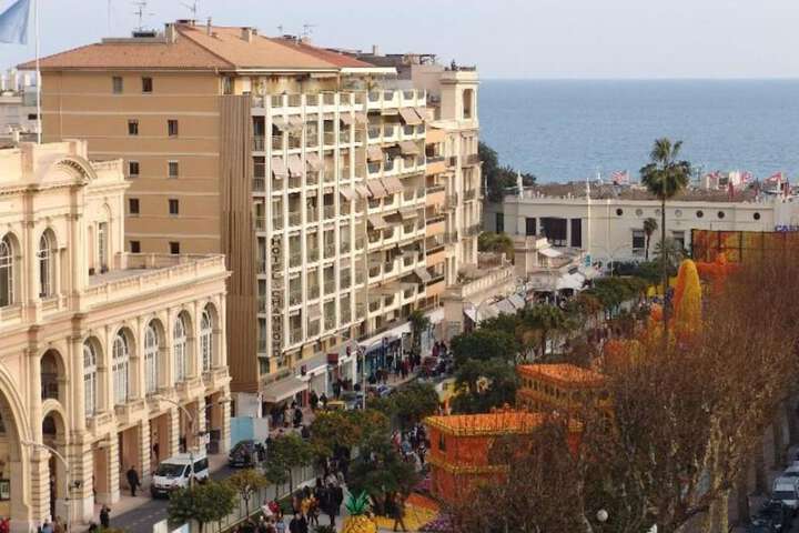 Hotel Entry