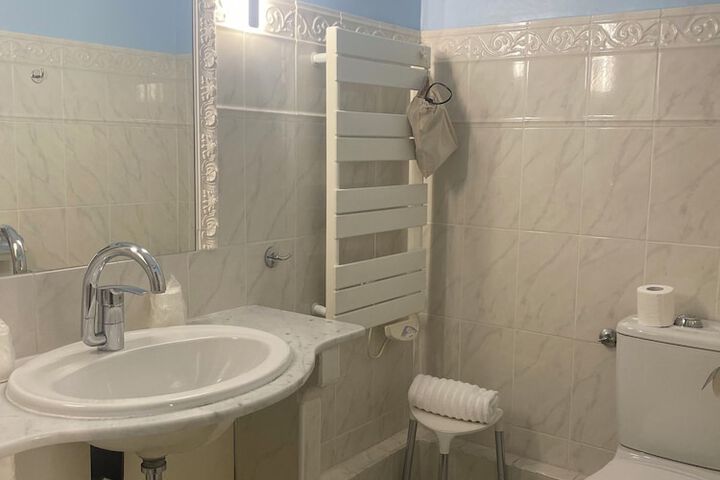 Room 80 of 107