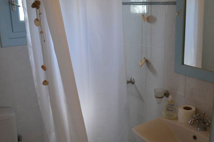 Room 12 of 25