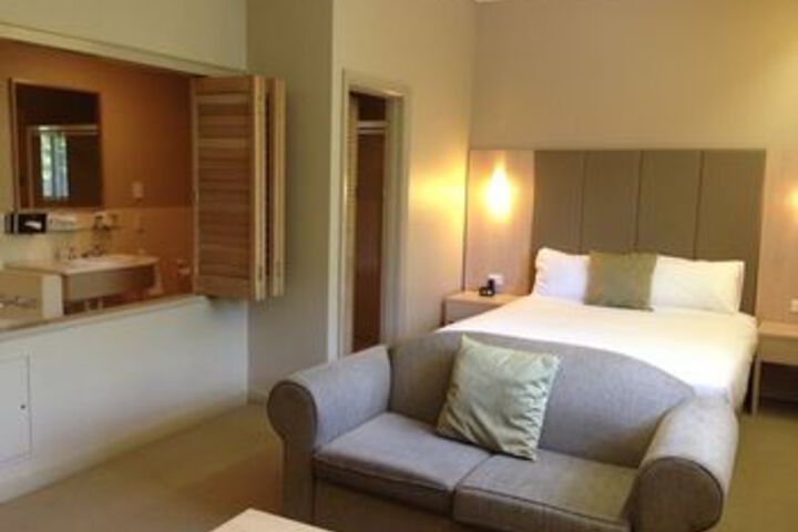 Room 10 of 39