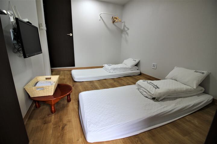 Room 7 of 64